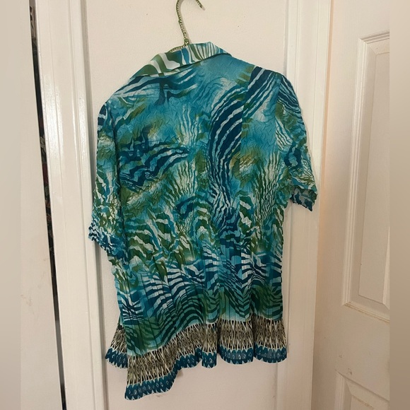 New York City Co Button Up - Picture 2 of 3